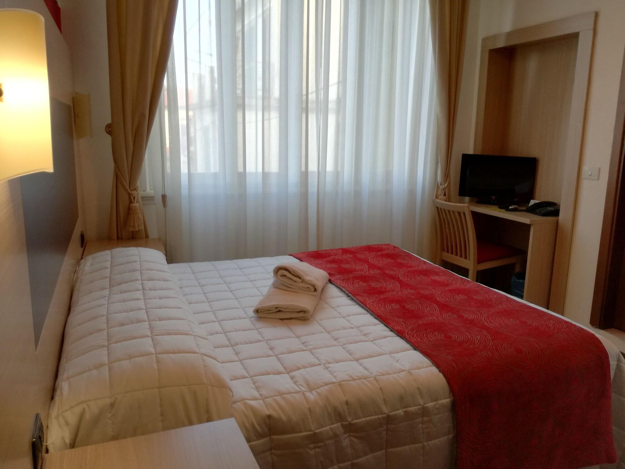 Hotel Playa Viareggio Extérieur photo