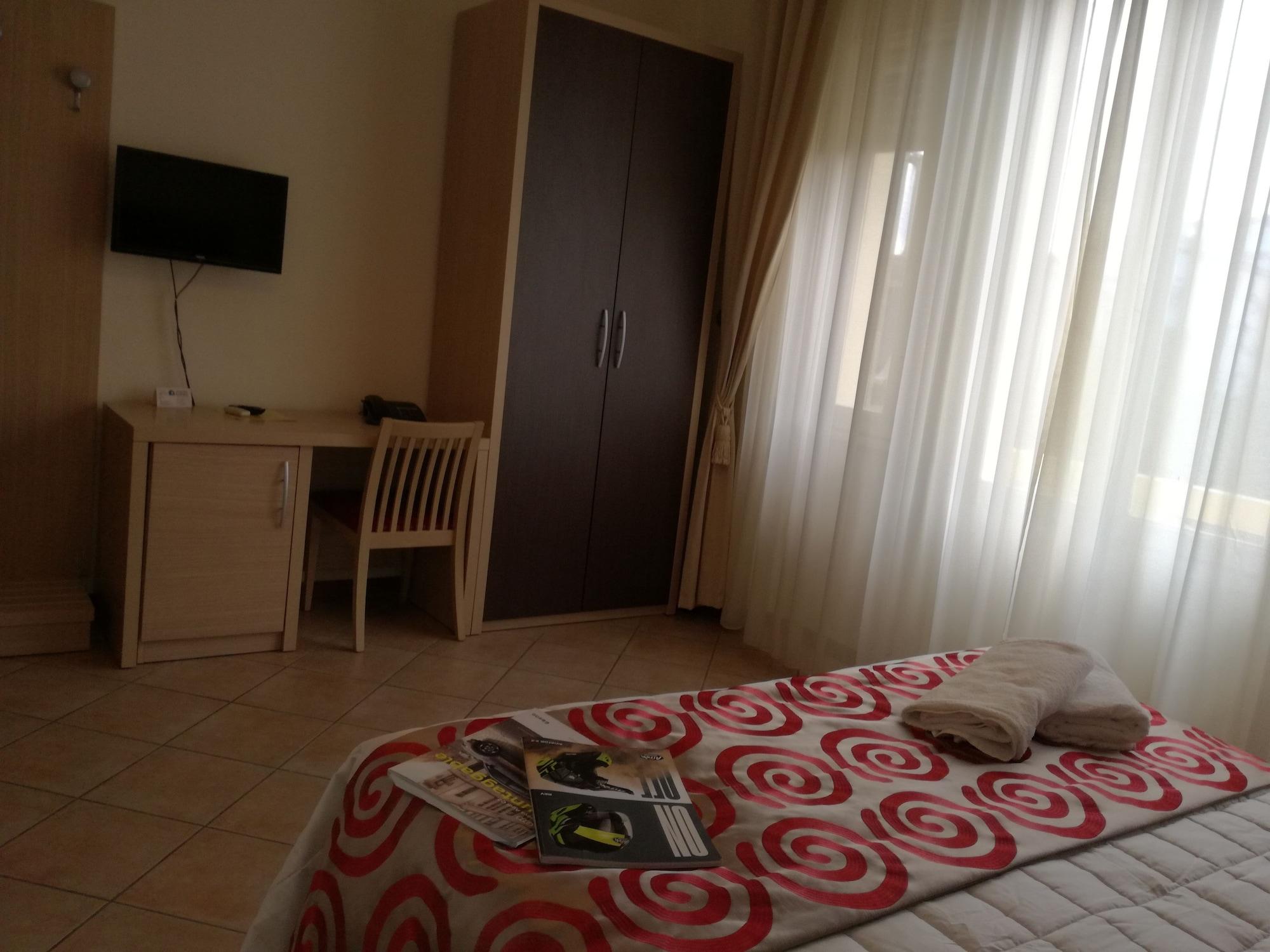 Hotel Playa Viareggio Extérieur photo