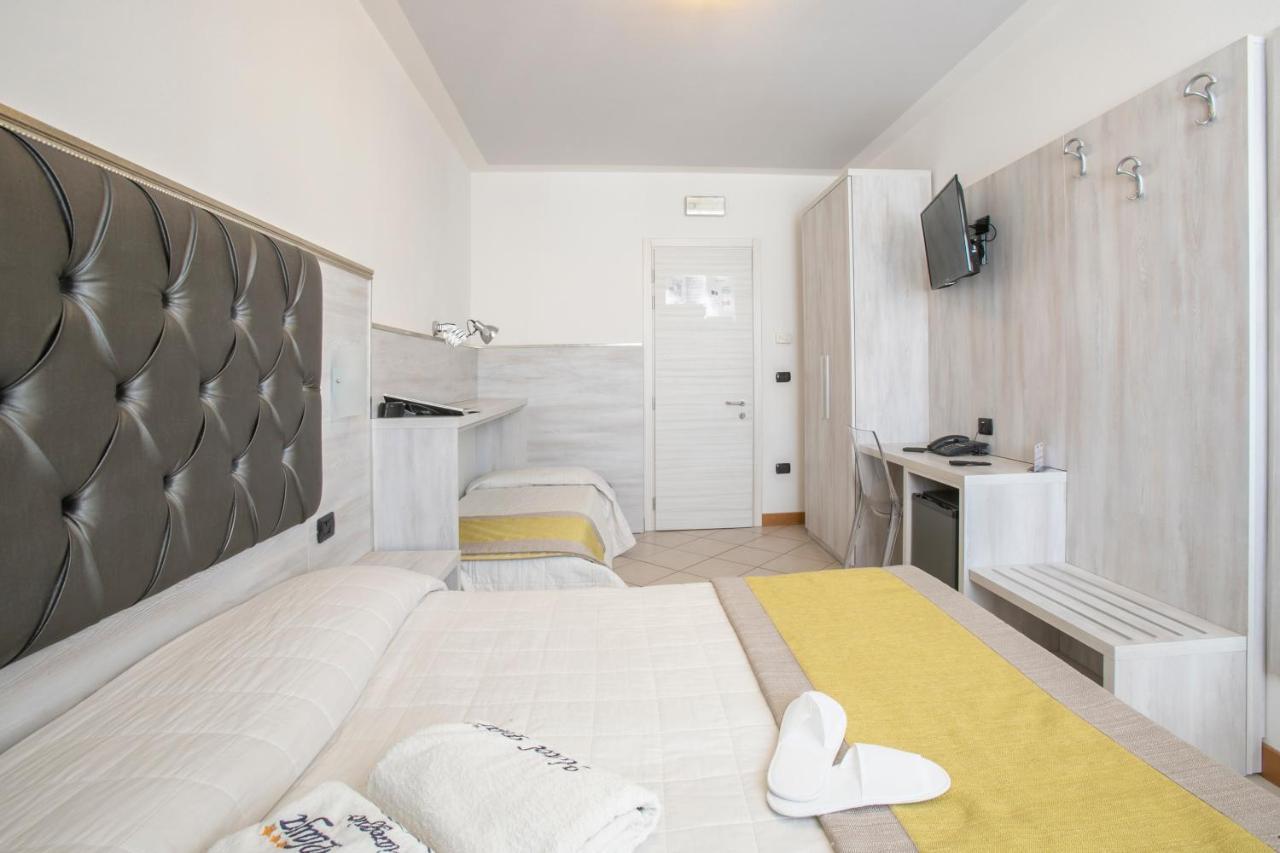 Hotel Playa Viareggio Extérieur photo
