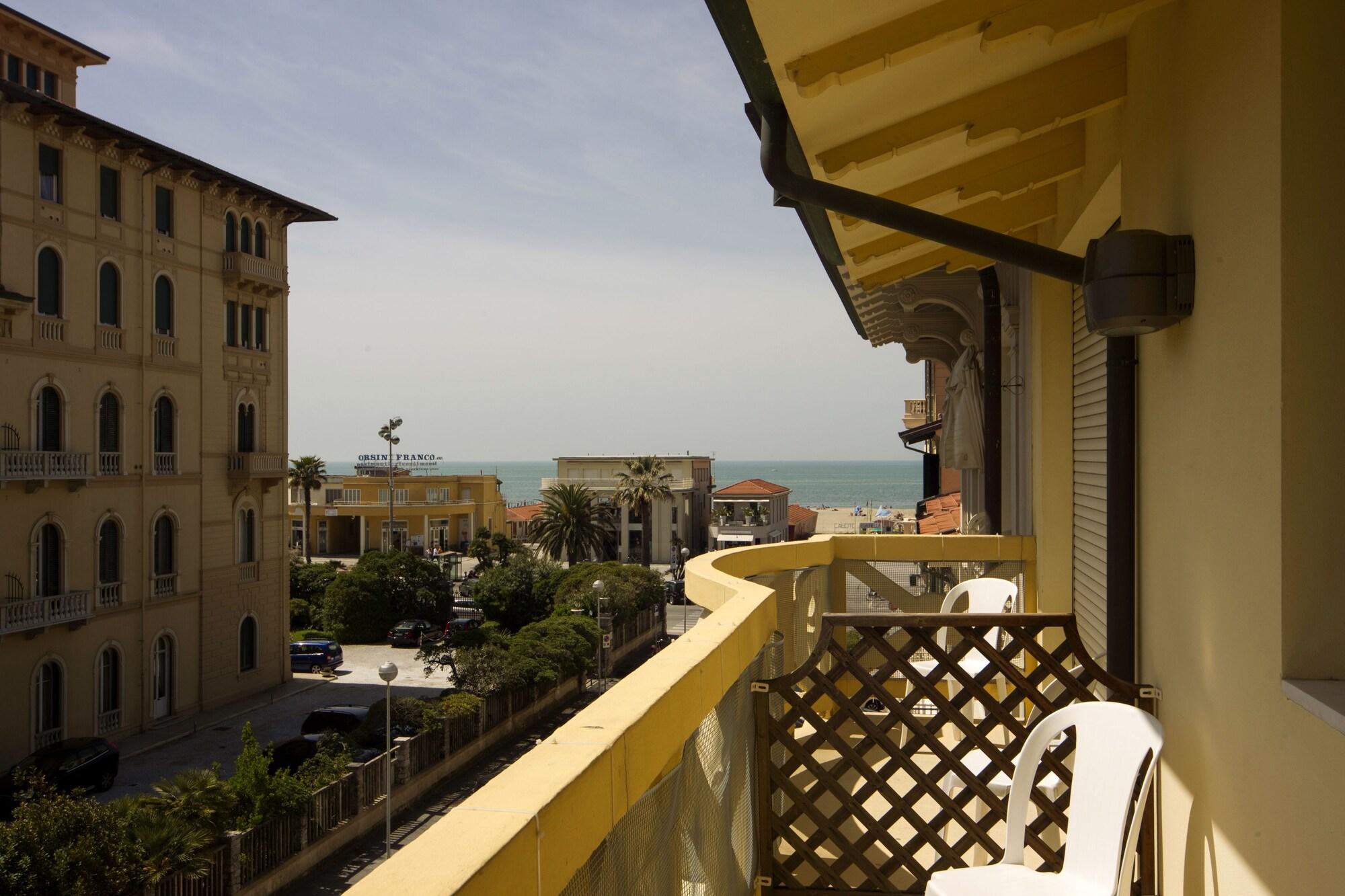 Hotel Playa Viareggio Extérieur photo