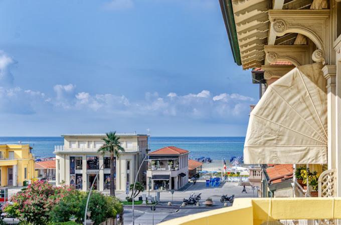 Hotel Playa Viareggio Extérieur photo