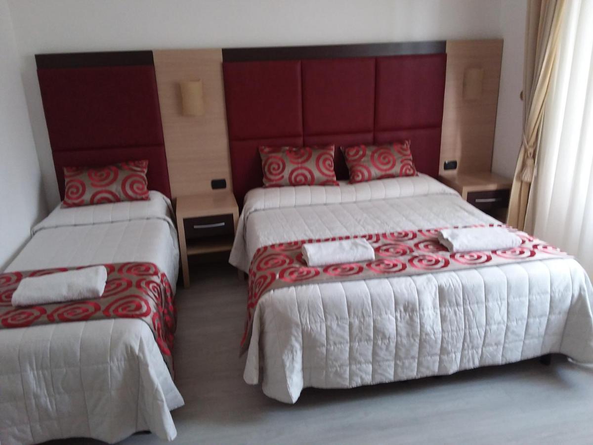 Hotel Playa Viareggio Extérieur photo