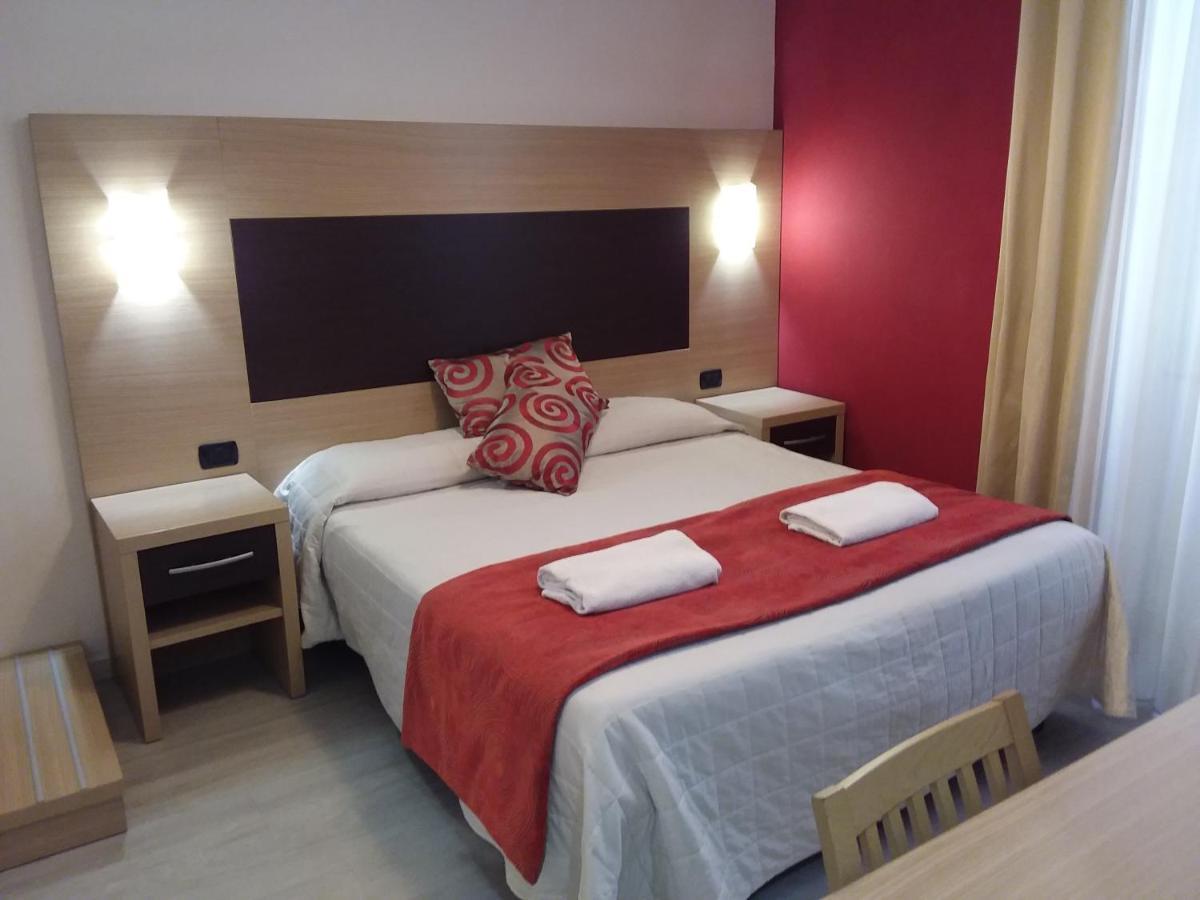 Hotel Playa Viareggio Extérieur photo