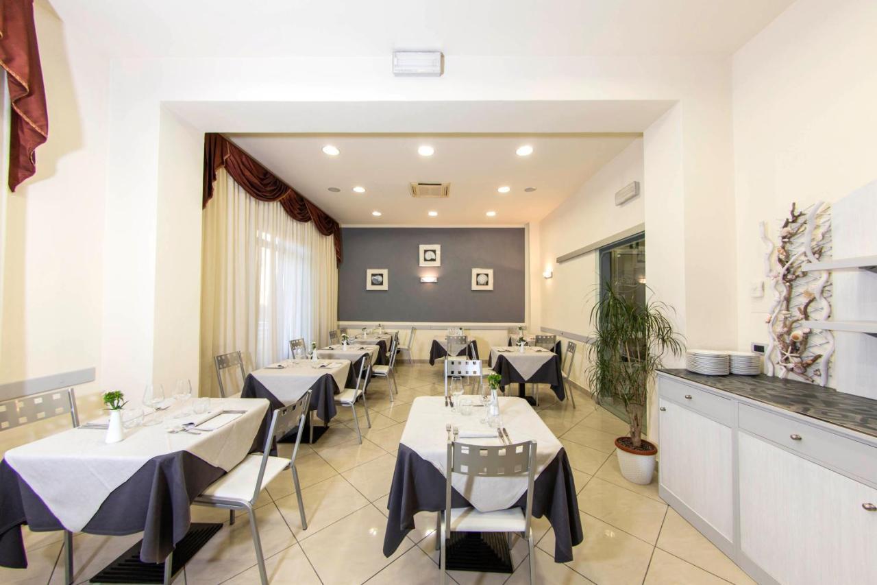 Hotel Playa Viareggio Extérieur photo